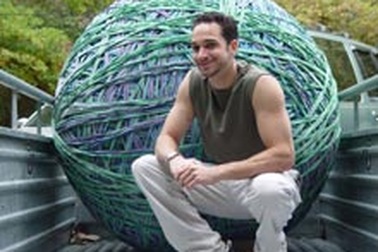 Quả bóng khồng lồ bằng dây cao su