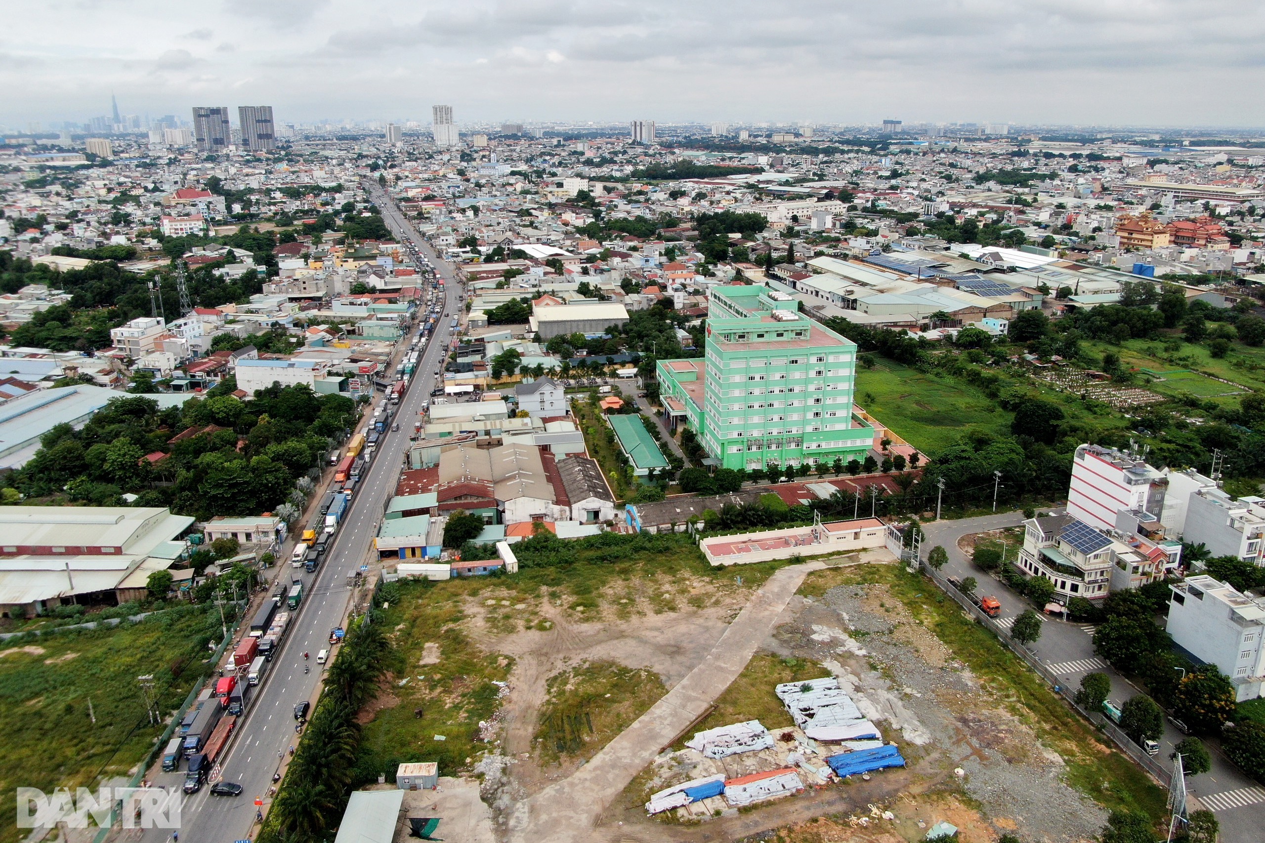 TPHCM: Kẹt xe nhiều kilomet ở cửa ngõ phía Đông ngày đầu giãn cách xã hội - 15 TPHCM: Kẹt xe nhiều kilomet ở cửa ngõ phía Đông ngày đầu giãn cách xã hội - 15