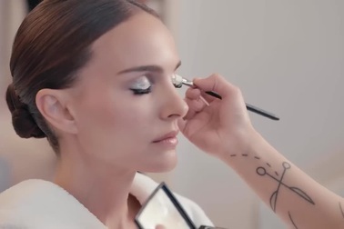 Xem Natalie Portman phục sức để xuất hiện trên thảm đỏ LHP Cannes 2023