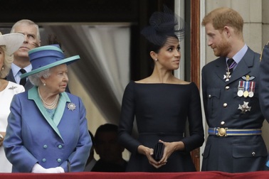 Hoàng gia Anh điều tra cáo buộc nàng dâu Meghan "bắt nạt nhân viên"