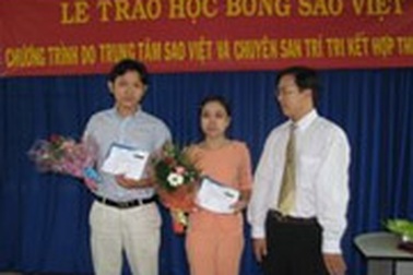 Nhận học bổng thiết kế cùng chuyên san Trí Tri
