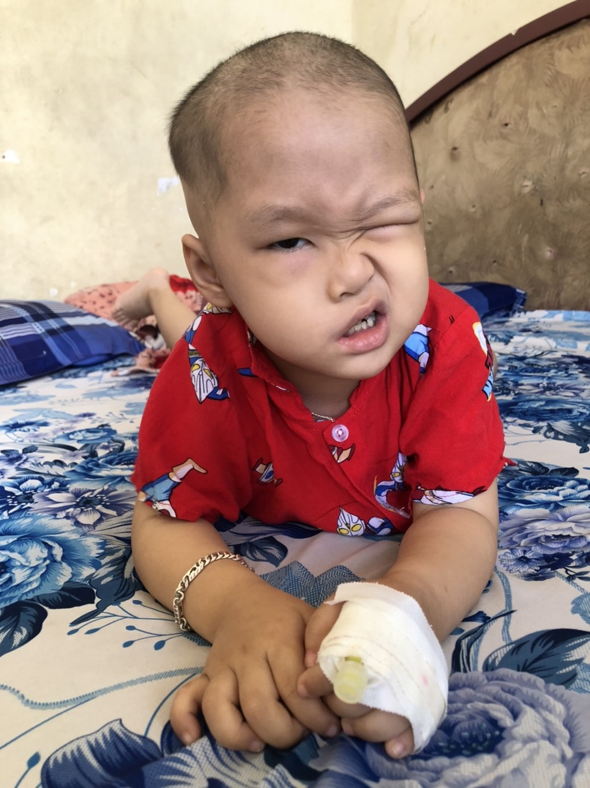 Con đã kiên trì chịu đựng bao đau đớn, mẹ sao nỡ buông tay - 4 Con đã kiên trì chịu đựng bao đau đớn, mẹ sao nỡ buông tay - 4