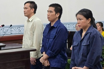 Tìm cách "chạy án" cho chồng, người phụ nữ ở TPHCM bị lừa 2 tỷ đồng