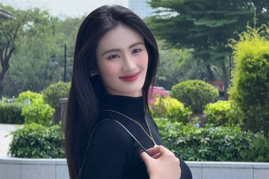 Hoa hậu Ý Nhi đi thi quốc tế: Hoãn du học, nhan sắc khác lạ gây chú ý