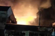 Cháy khu chợ có đông người Việt buôn bán ở Lào