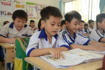 Từ bài thơ "Bắt nạt", vì sao giáo dục phải trói buộc vào sách giáo khoa?