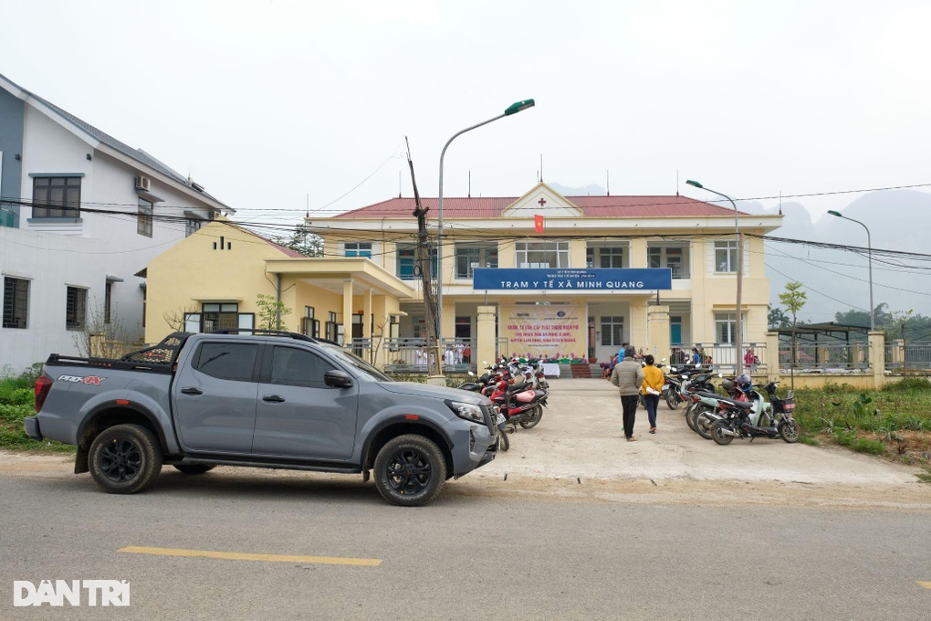Trải nghiệm Nissan Navara sau gần 500km: Lái khá nhưng còn điểm trừ - 17 Trải nghiệm Nissan Navara sau gần 500km: Lái khá nhưng còn điểm trừ - 17