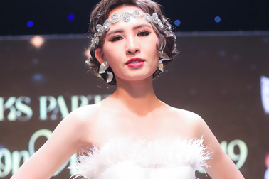 Kim Sỹ quyến rũ trong vai trò người mẫu