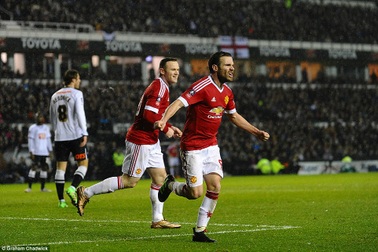 Rooney lập siêu phẩm, Man Utd vượt qua Derby County