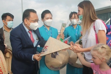 Khánh Hòa đón đoàn khách Nga đầu tiên theo hình thức hộ chiếu vaccine