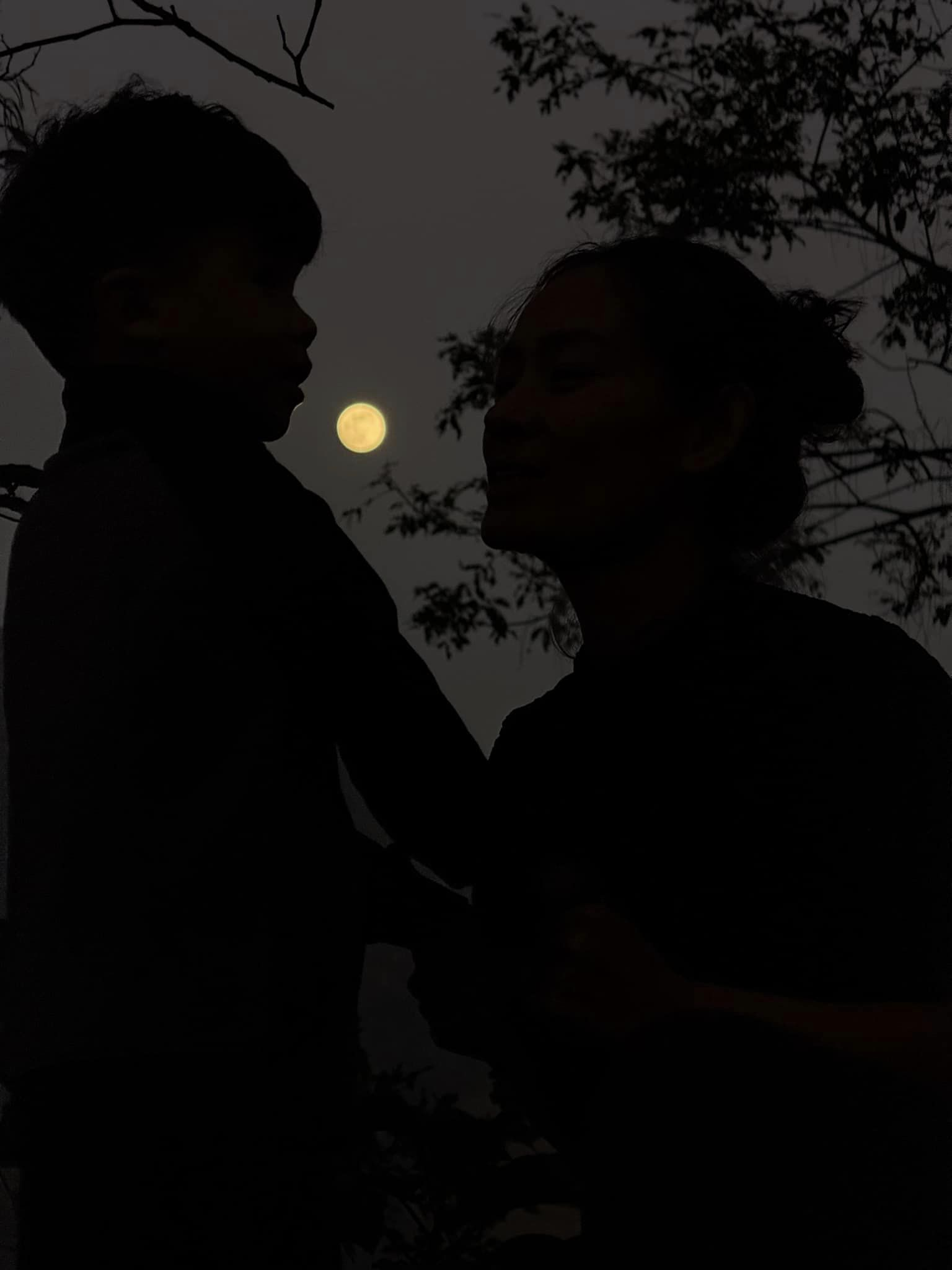 베트남 하늘에 나타난 슈퍼문 비버의 아름다움을 감상하세요 - 3 Chiêm ngưỡng vẻ đẹp của siêu trăng Hải Ly xuất hiện trên bầu trời Việt Nam - 3