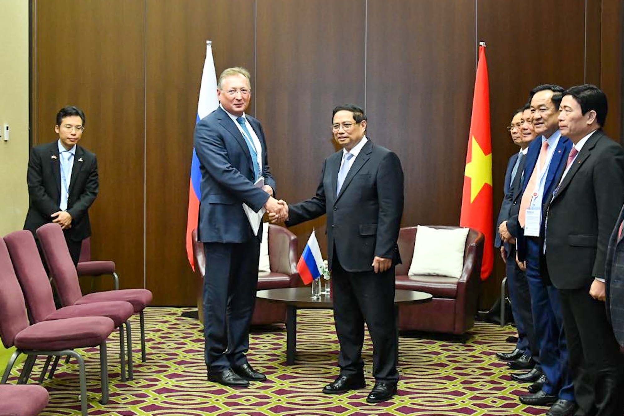 នាយករដ្ឋមន្ត្រី Pham Minh Chinh ទទួលជួបអគ្គនាយក Zarubezhneft Group - ១ Thủ tướng Phạm Minh Chính tiếp Tổng Giám đốc Tập đoàn Zarubezhneft - 1