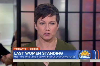 Đội quân "bóng hồng" đằng sau nút bấm hạt nhân của ông Trump