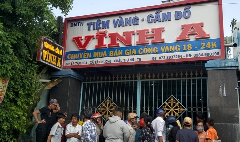 Bắt người đàn ông nghi cướp tiệm vàng - 2 Bắt người đàn ông nghi cướp tiệm vàng - 2