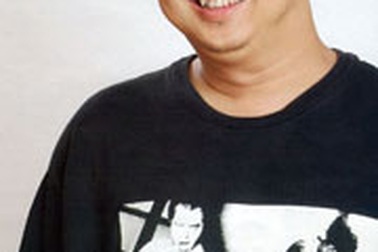 Nhạc sĩ Tuấn Khanh: "Tôi thiếu tiêu chuẩn đàn ông"