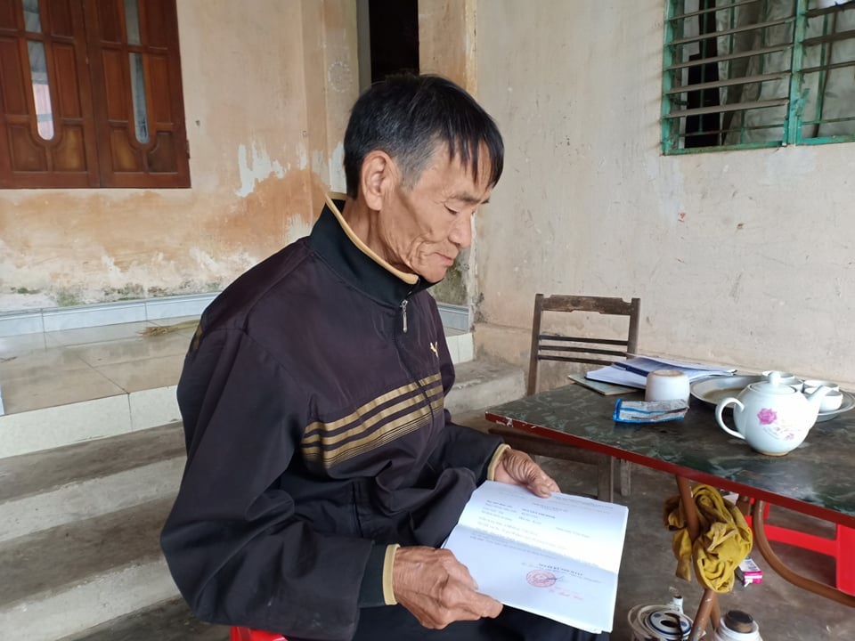 Ông bà nội xót xa nghĩ về tương lai của 3 đứa cháu mồ côi - 2 Ông bà nội xót xa nghĩ về tương lai của 3 đứa cháu mồ côi - 2