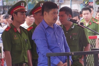 Em trai đâm chết chị vì tranh giành tài sản