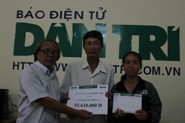 Hơn 52 triệu đồng đến với bé lớp 10 bị ung thư mắt