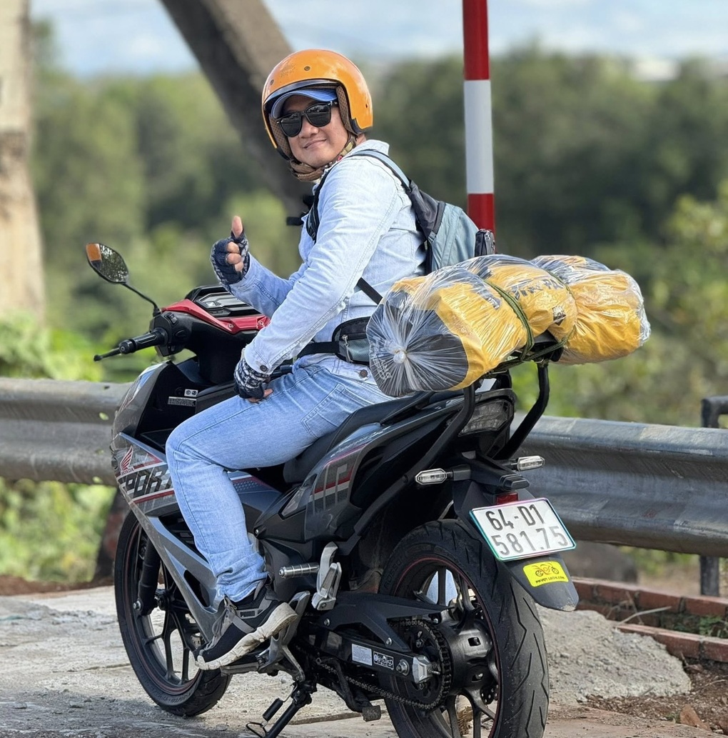 Người đàn ông rong ruổi các tỉnh miền Tây chụp biển địa giới trước sáp nhập - 3 Người đàn ông rong ruổi các tỉnh miền Tây chụp biển địa giới trước sáp nhập - 3
