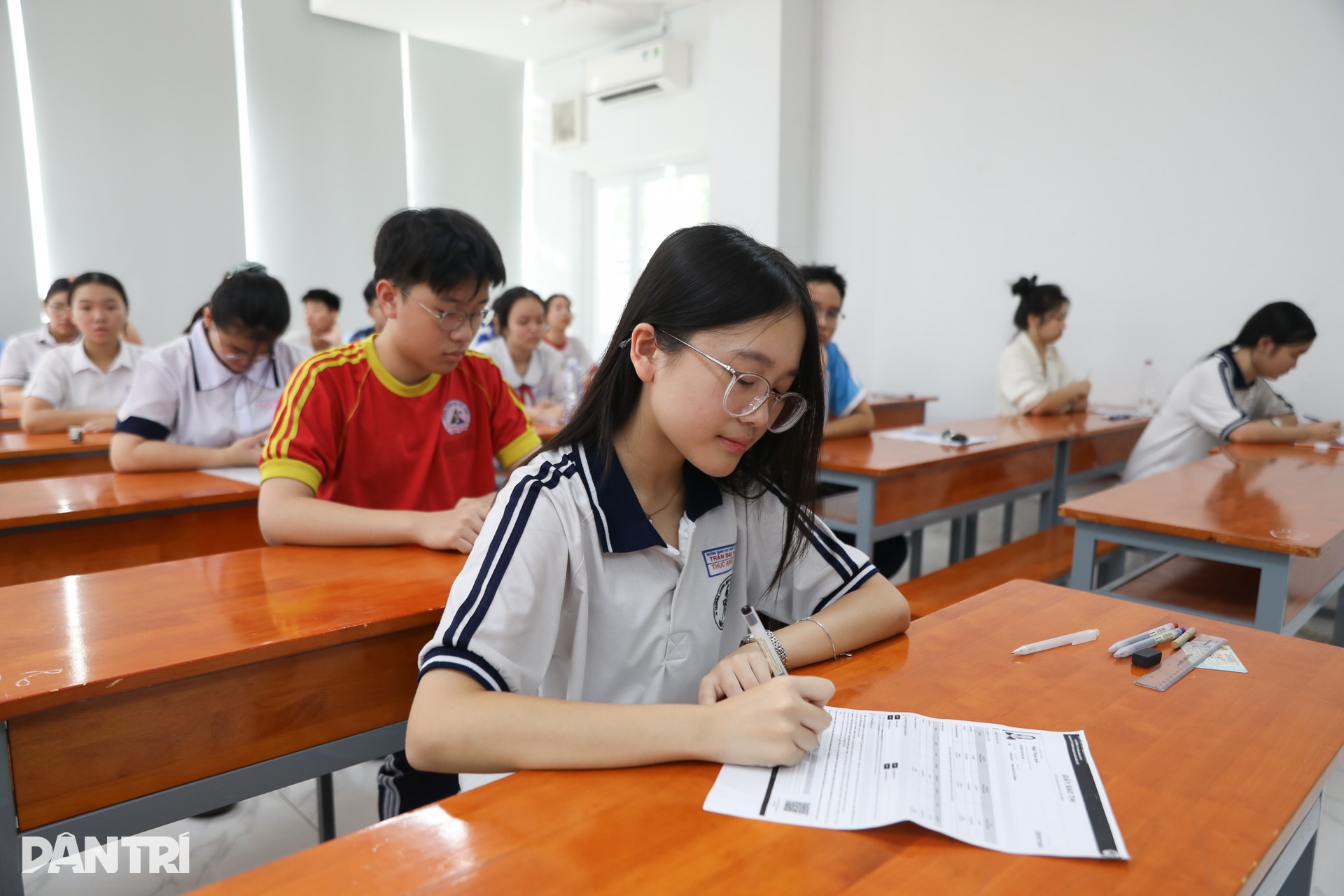 Cuộc đua vào lớp 10 Phổ thông Năng khiếu với tỉ lệ 1 chọi 8 ở TPHCM - 11