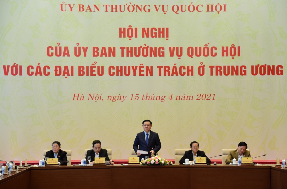 Chủ tịch Quốc hội lần đầu làm việc với đại biểu chuyên trách ở Trung ương - 1 Chủ tịch Quốc hội lần đầu làm việc với đại biểu chuyên trách ở Trung ương - 1
