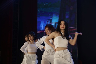 Dàn bác sĩ tương lai đầy nóng bỏng đón tân sinh viên