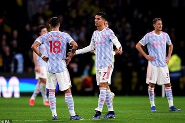 Fernandes bảo vệ HLV Solskjaer trước chỉ trích từ cổ động viên Man Utd