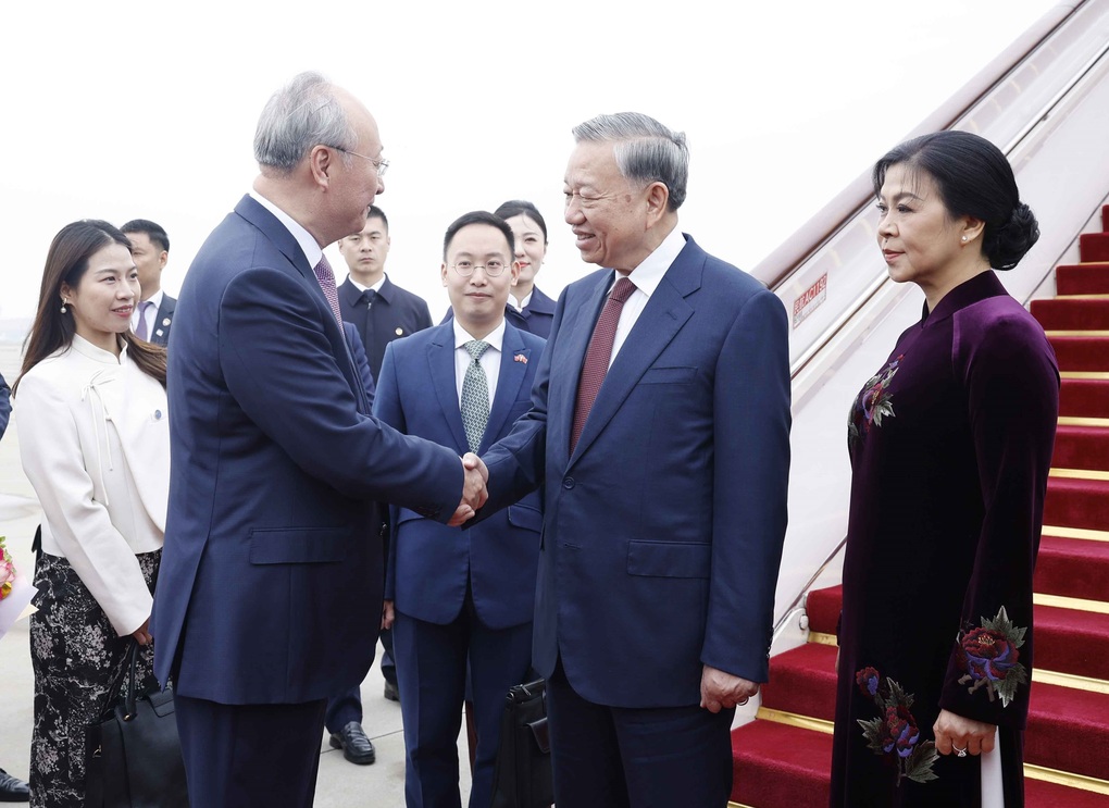 Tổng Bí thư, Chủ tịch nước Tô Lâm và Phu nhân đến Bắc Kinh, bắt đầu chuyến thăm Trung Quốc - 2 Tổng Bí thư, Chủ tịch nước Tô Lâm và Phu nhân đến Bắc Kinh, bắt đầu chuyến thăm Trung Quốc - 2
