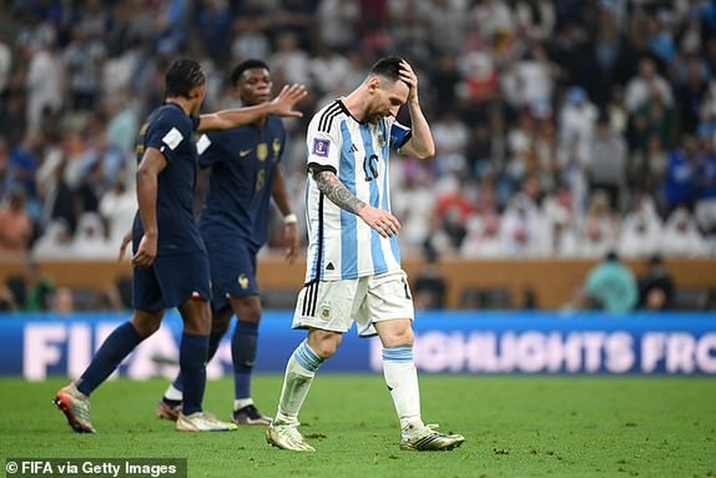 Cảm xúc vỡ òa của Messi và Argentina trong ngày vô địch World Cup - 8 Cảm xúc vỡ òa của Messi và Argentina trong ngày vô địch World Cup - 8
