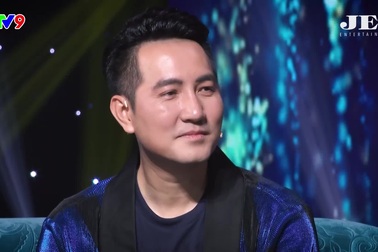 Tiết lộ chuyện Việt Hương "tỏ tình" với Nguyễn Phi Hùng trên phim trường.