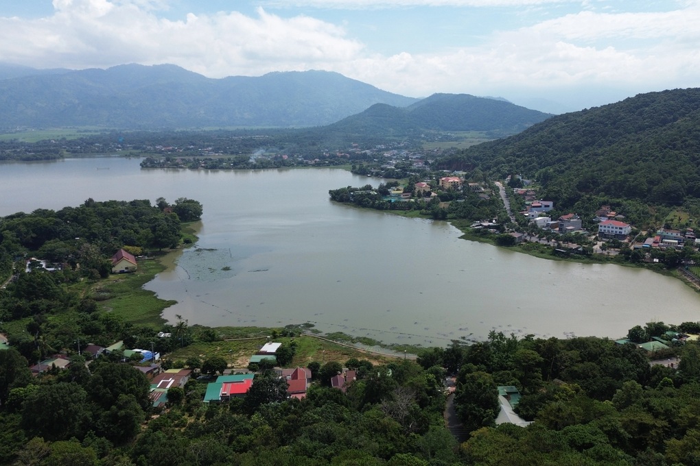 Thu hồi chứng nhận Kỷ lục Việt Nam đối với hồ Lắk - 1 Thu hồi chứng nhận Kỷ lục Việt Nam đối với hồ Lắk - 1