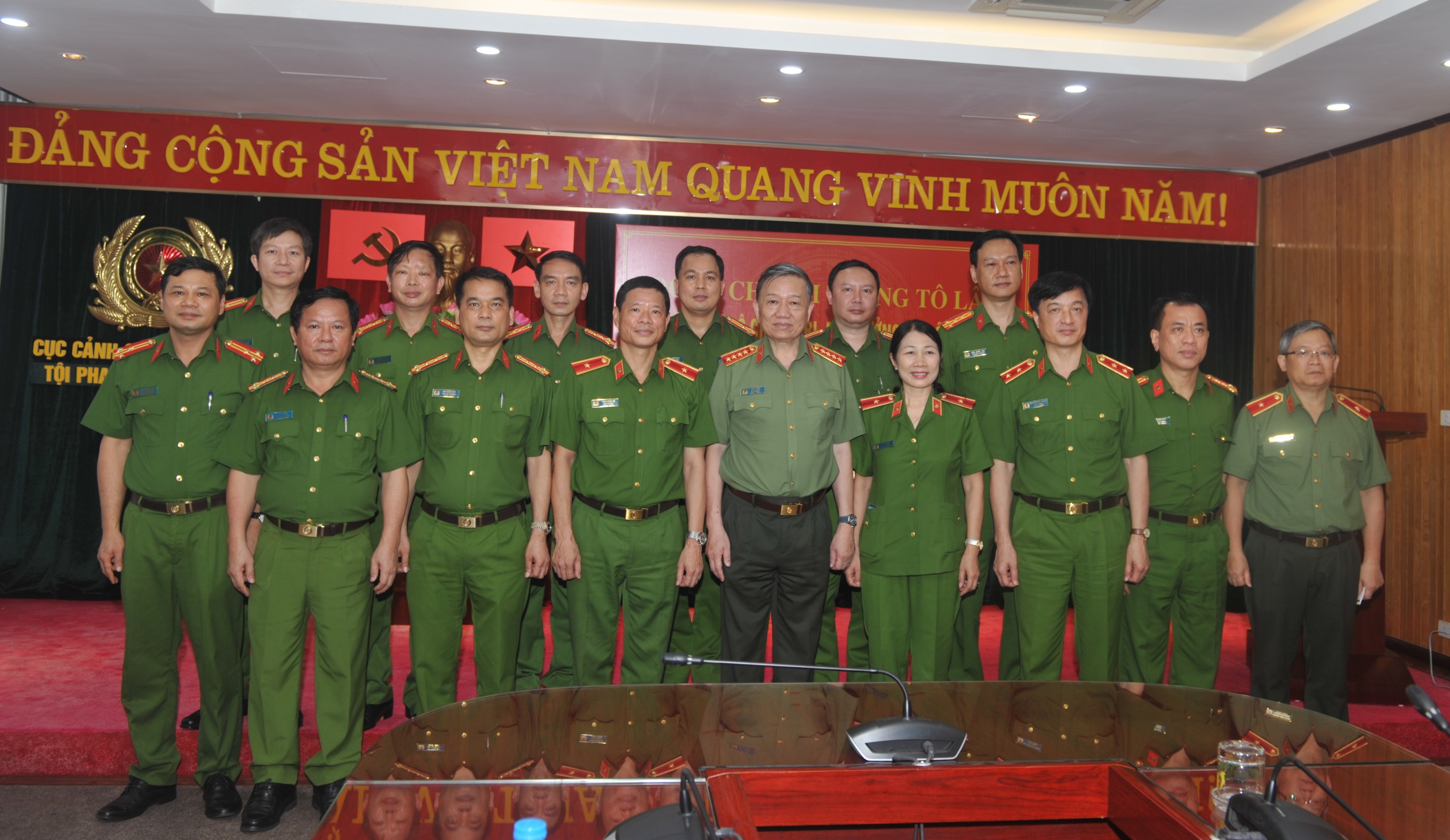 Cảnh sát phòng chống tội phạm về môi trường - 15 năm dấu ấn một chặng đường - 1 Cảnh sát phòng chống tội phạm về môi trường - 15 năm dấu ấn một chặng đường - 1