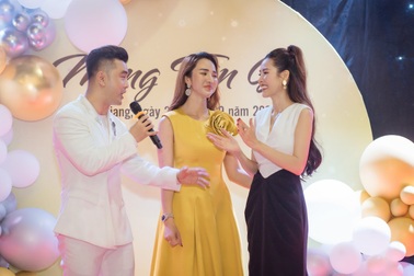 Ưng Hoàng Phúc và bà xã đến chia vui cùng Quế Vân