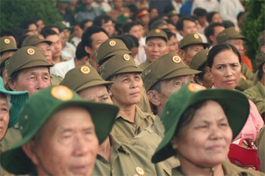 Xúc động lễ dâng hương các liệt sĩ thanh niên xung phong