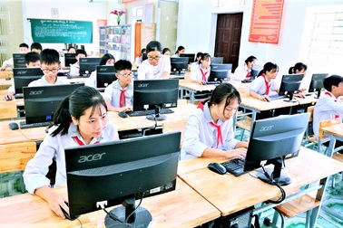 Ninh Bình triển khai hệ thống dạy học trực tuyến cho học sinh