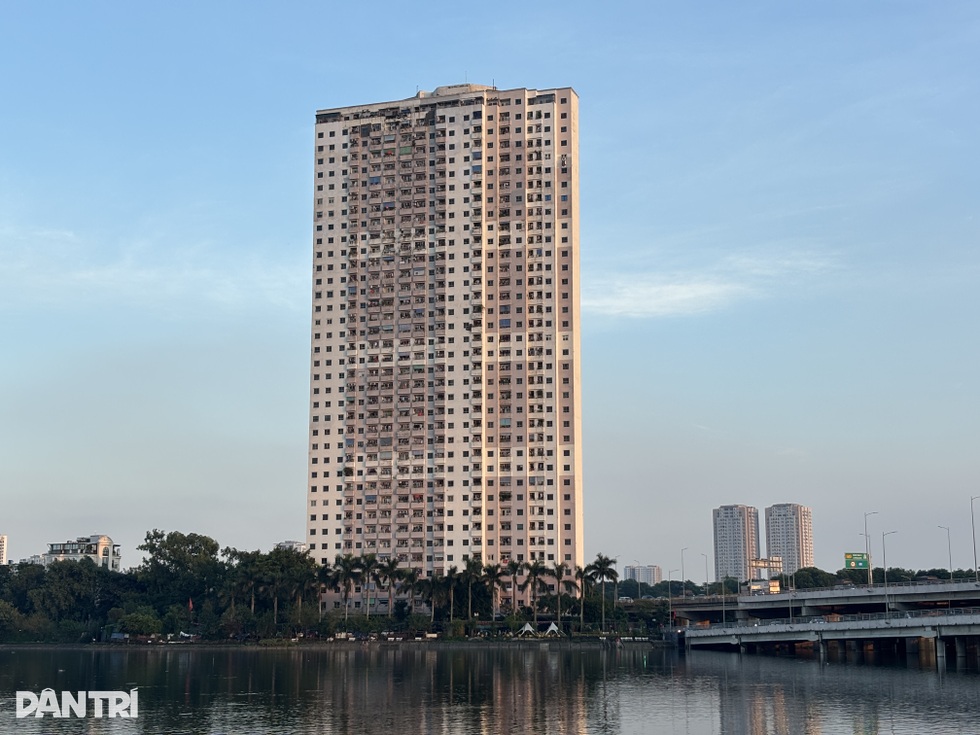 Vợ chồng tích cóp 1,5 tỷ đồng, không mua nổi nhà Hà Nội vì chờ... giảm giá