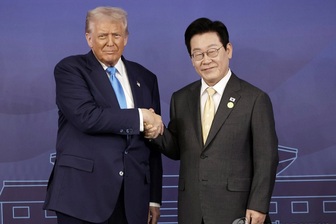 Tổng thống Mỹ "bật đèn xanh" để Hàn Quốc đóng tàu ngầm hạt nhân