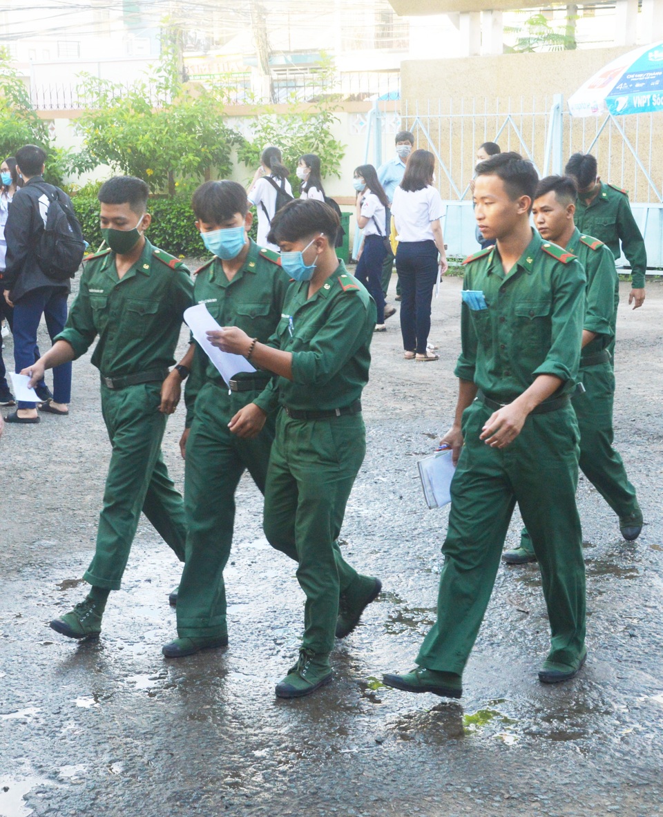 Bí thư Bạc Liêu trực tiếp đi kiểm tra phòng thi tốt nghiệp THPT - 9 Bí thư Bạc Liêu trực tiếp đi kiểm tra phòng thi tốt nghiệp THPT - 9