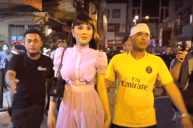 Lâm Khánh Chi nói gì về tranh cãi mặc váy điệu đà đi đám tang NSƯT Vũ Linh?