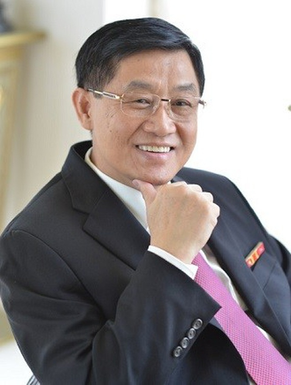 Sóng gió thương trường dồn dập đến với gia đình vua hàng hiệu - 1 Sóng gió thương trường dồn dập đến với gia đình vua hàng hiệu - 1