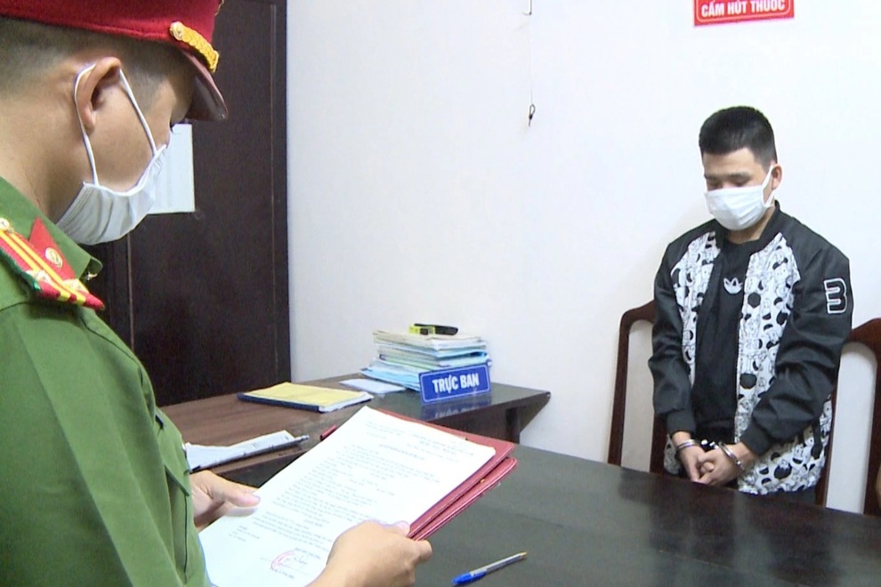 Thanh niên tuổi teen lừa đảo hàng chục nạn nhân, chiếm gần 8 tỷ đồng - 2 Thanh niên tuổi teen lừa đảo hàng chục nạn nhân, chiếm gần 8 tỷ đồng - 2