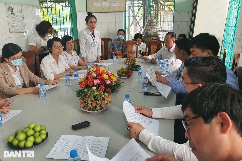 Bà nội đau đớn bên di ảnh cháu gái 10 tuổi mất mạng vì sốt xuất huyết - 4 Bà nội đau đớn bên di ảnh cháu gái 10 tuổi mất mạng vì sốt xuất huyết - 4