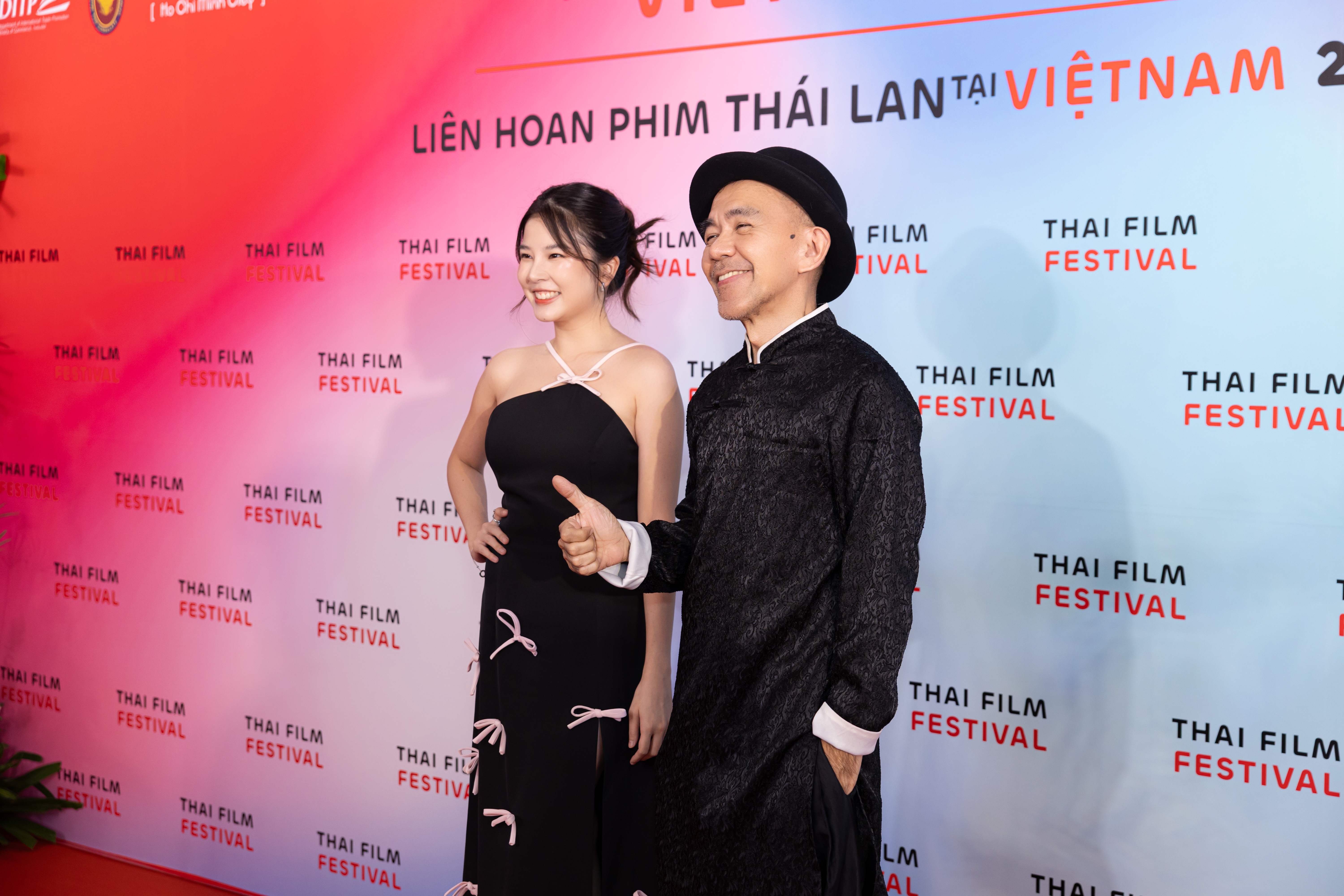 Dàn nghệ sĩ đổ bộ thảm đỏ Liên hoan phim Thái Lan tại Việt Nam - 1