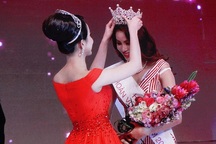 Phạm Thị Hương đăng quang Hoa hậu Hoàn Vũ Việt Nam