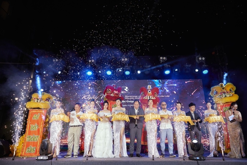 Khai trương showroom nội thất gỗ óc chó cao cấp tại Sài Gòn - 1 Khai trương showroom nội thất gỗ óc chó cao cấp tại Sài Gòn - 1