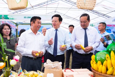 Tây Ninh khai mạc lễ hội nông sản với 250 gian hàng ở núi Bà Đen