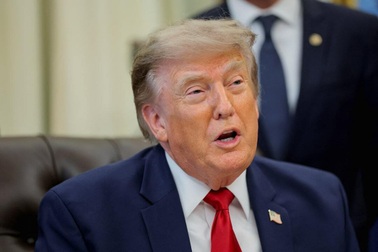 Tổng thống Trump bỏ phương án thu phí 20% ở Hormuz, nêu kế hoạch thay thế