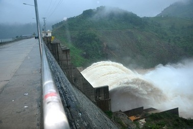 Yêu cầu thủy điện Đăk Mi 4 khắc phục hậu quả do xả lũ