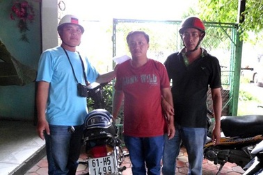 Giả cảnh sát để hiếp dâm nữ nhân viên quán cà phê