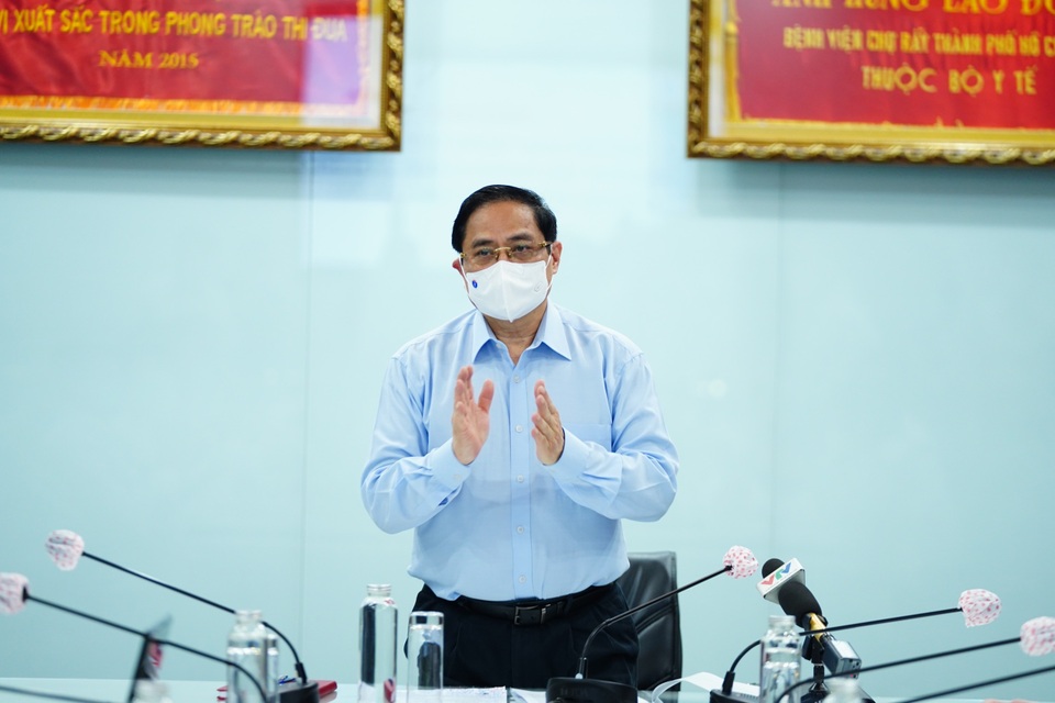 TPHCM đối mặt với 6 nhóm nguy cơ lây nhiễm SARS-CoV-2 - 1